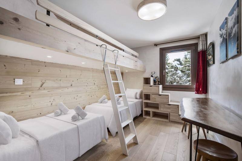 _lv_images__lot_0074061979_09_1445869