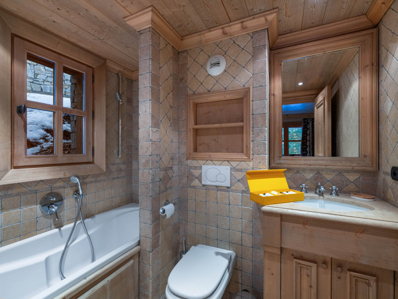 _lv_images__lot_0074061991_12_1448461