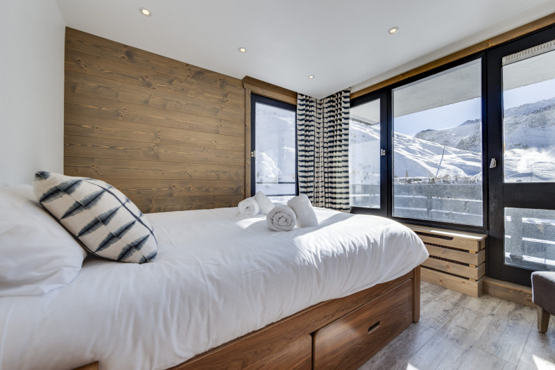 _lv_images__lot_0074061997_08_1447643