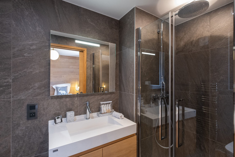 _lv_images__lot_0074062002_11_1445772