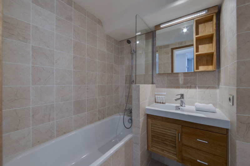 _lv_images__lot_0075100801_13_1447359