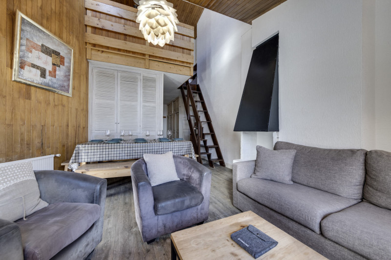 _lv_images__lot_0075553350_04_1447209