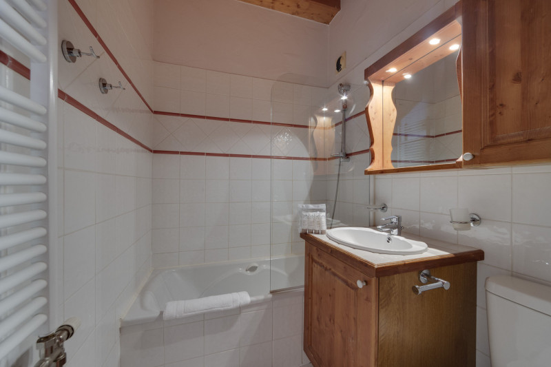 _lv_images__lot_0075553474_14_1447095