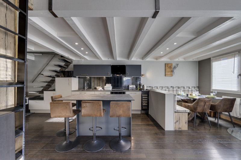 _lv_images__lot_0075553764_02_1447389