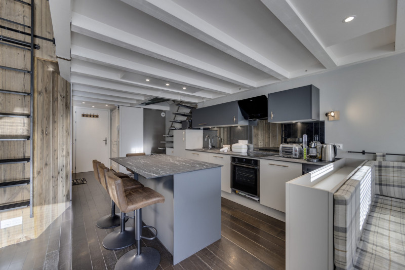 _lv_images__lot_0075553764_06_1447393