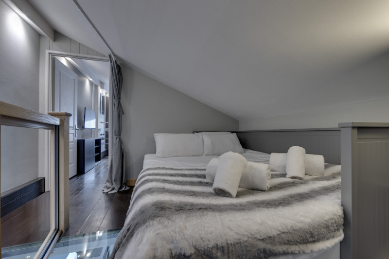 _lv_images__lot_0075553764_11_1447397