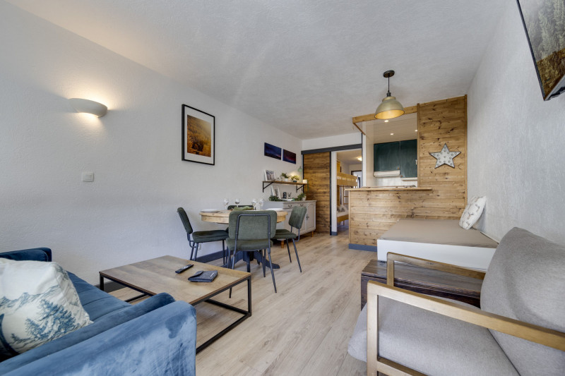 _lv_images__lot_0075554052_02_1447578