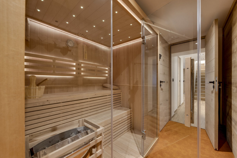 _lv_images__lot_0075554056_15_1447051