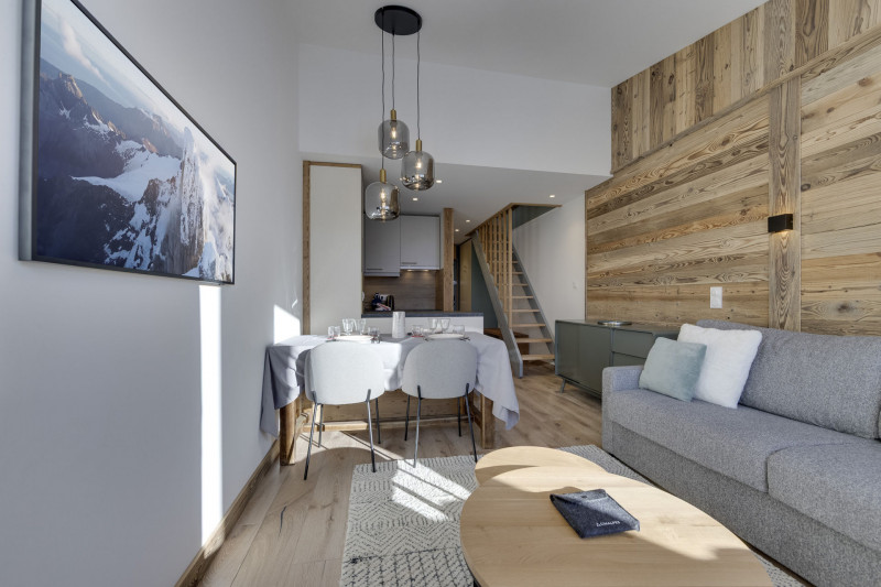 _lv_images__lot_0075554145_03_1447516