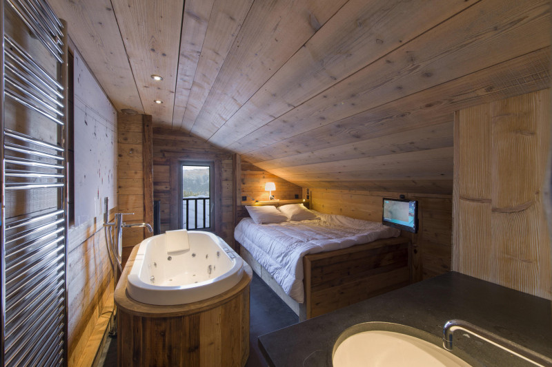 _lv_images__lot_0075554158_04_1449126