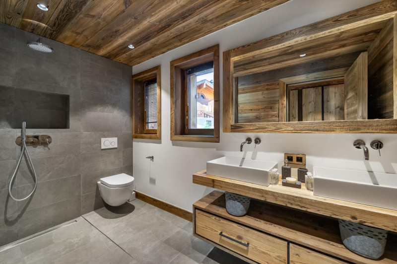 a6e4a581-bed2-412a-a5f5-1421bc2b2fb4-1451500