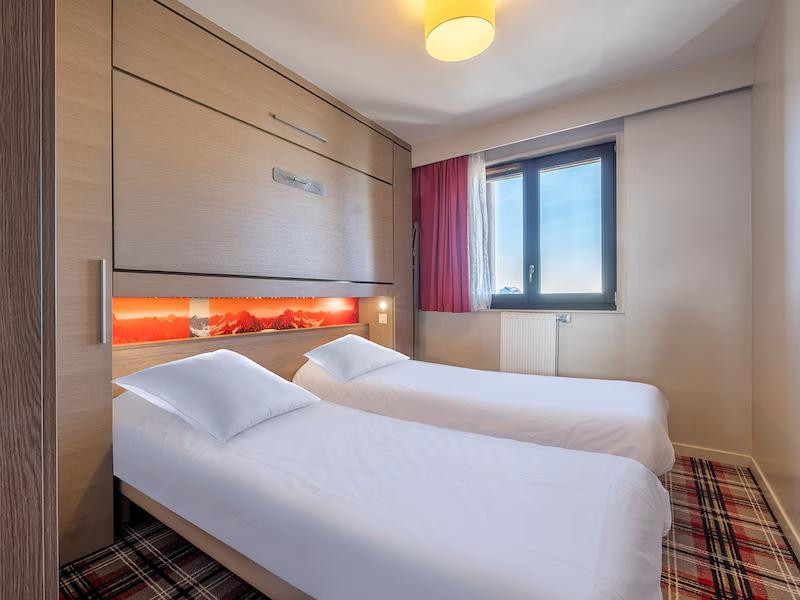 aaa-145797-43-999916