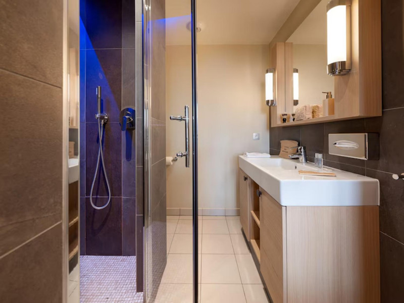 aaa-148267-43-1344553