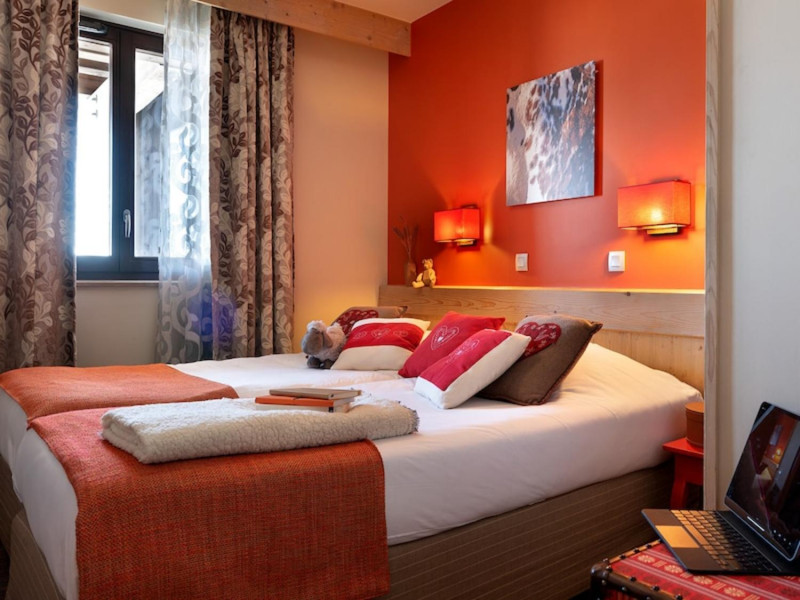 aaa-148290-43-1344508