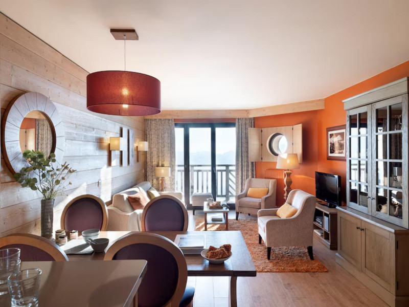 aaa-148305-43-1351526