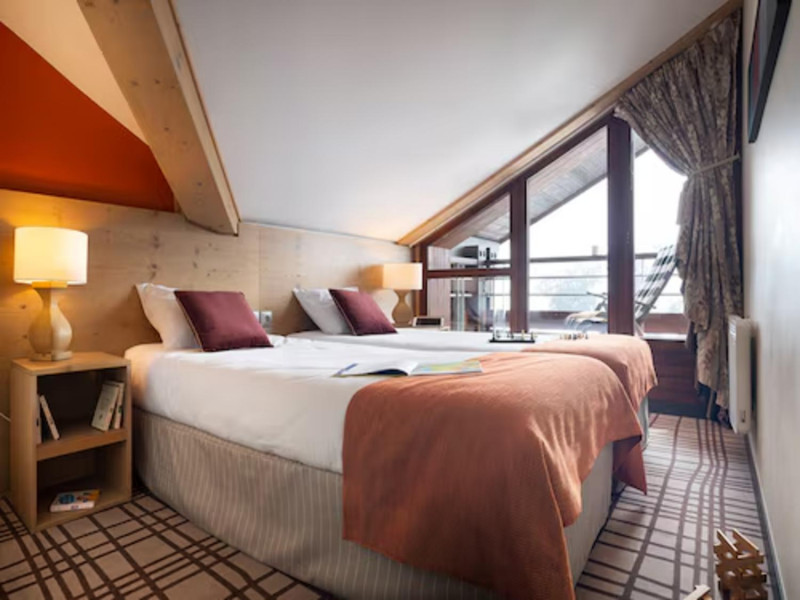 aaa-148469-43-1000058