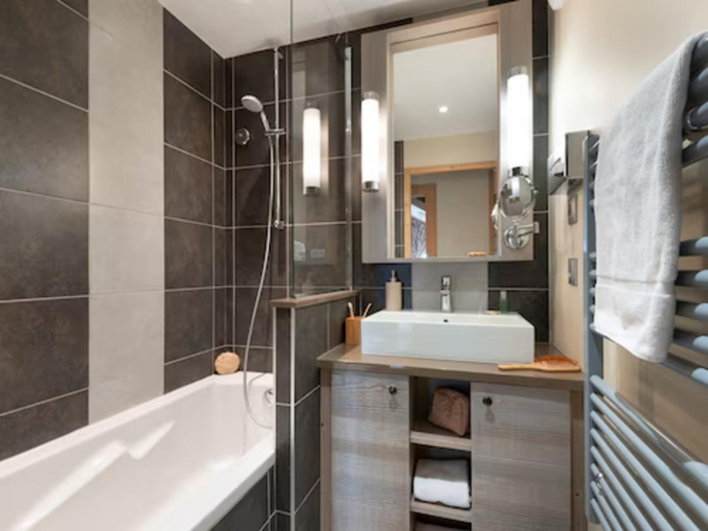 aaa-148488-43-1000055