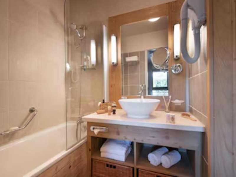 aaa-151100-43-1000085