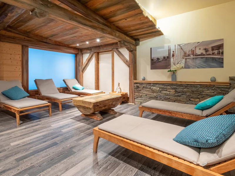 aaa-157685-43-1038769