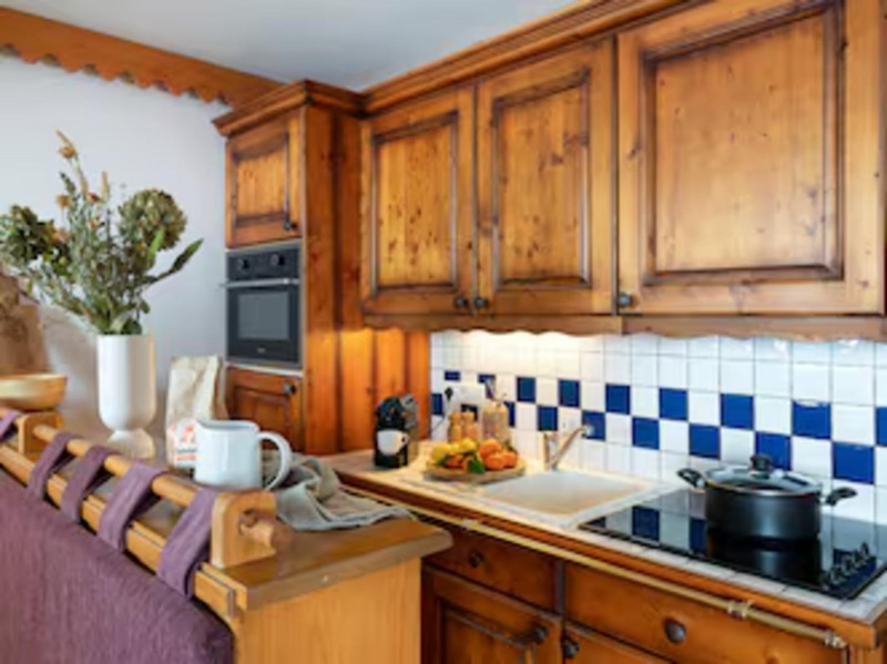 aaa-160383-43-1038816