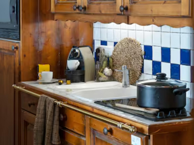 aaa-160408-43-1038840