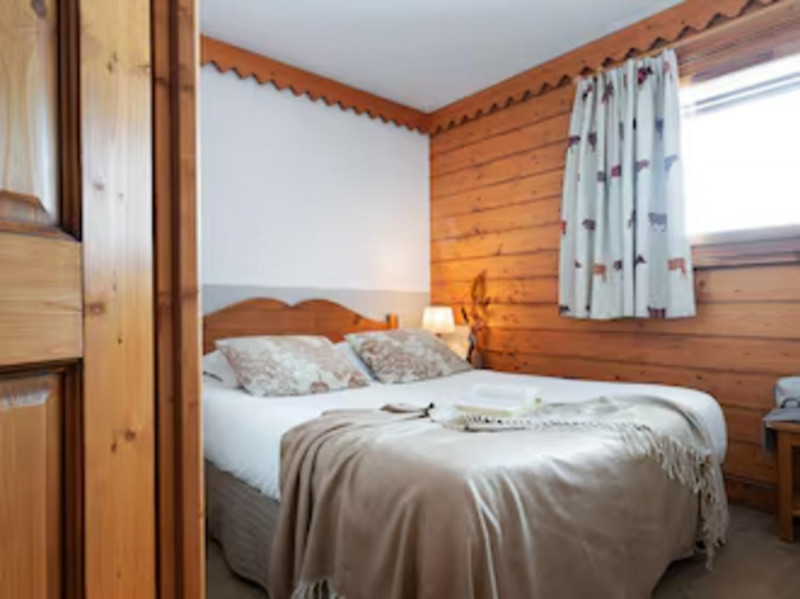 aaa-160419-43-1038833