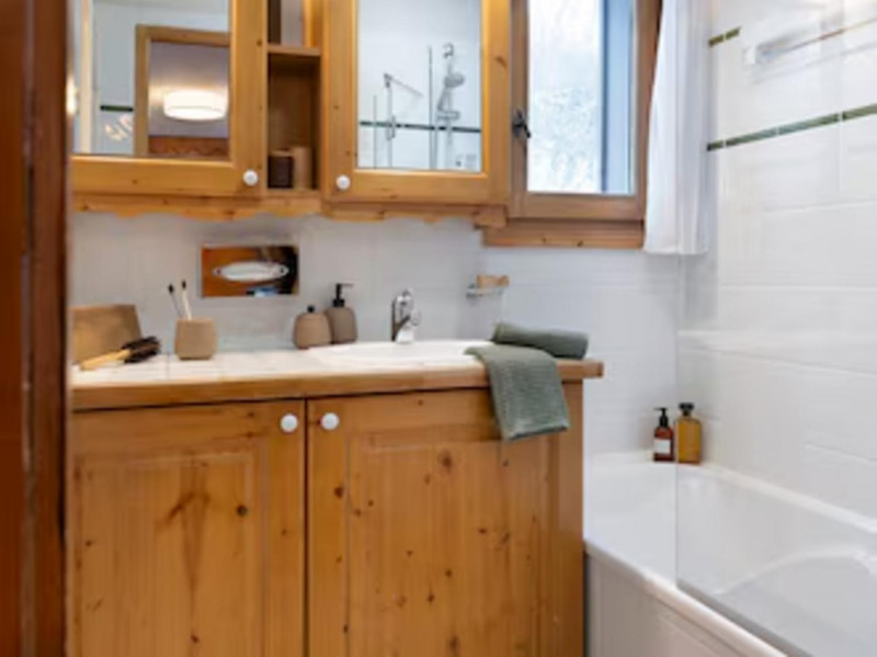 aaa-176455-43-1038782