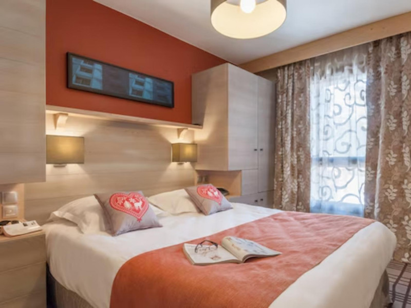 aaa-70698-43-1000022