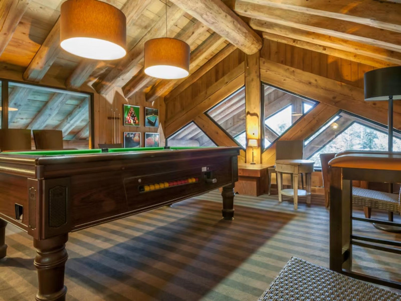 aaa-71087-43-1038770