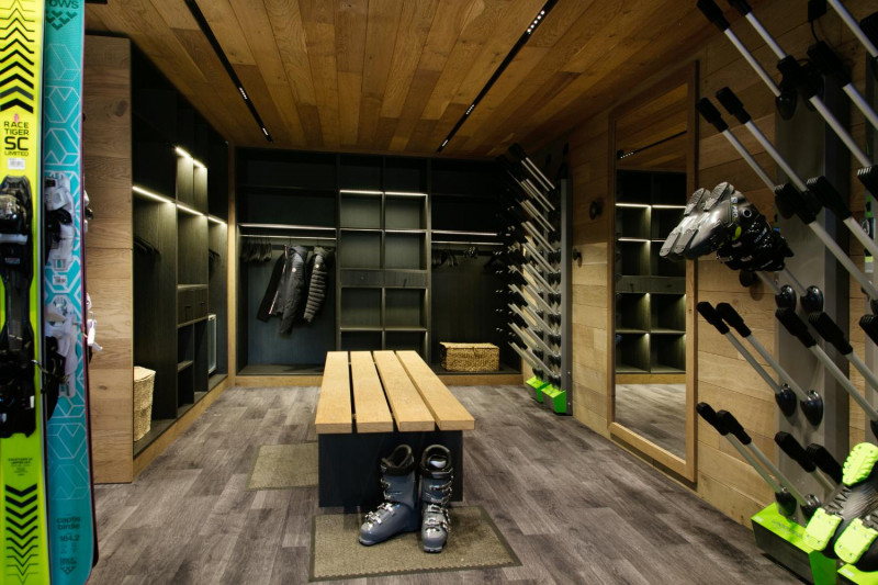 an-exceptional-alpine-chalet-courchevel-village-20-1463730 an-exceptional-alpine-chalet-courchevel-village-20-1463730