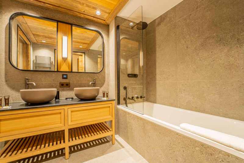 apartment-duplex-little-himalaya-vdo-meribel-bathroom-4-1453726
