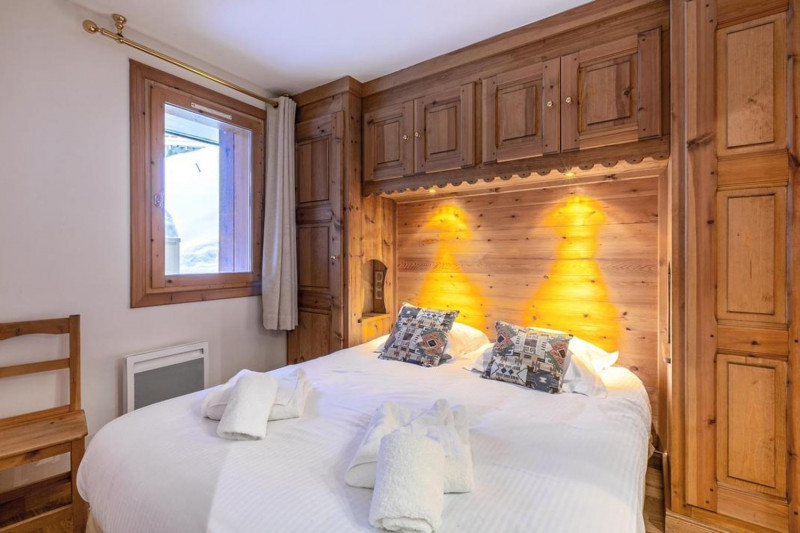 apartment-yeti-c1-meribel-bedroom-3-1453588
