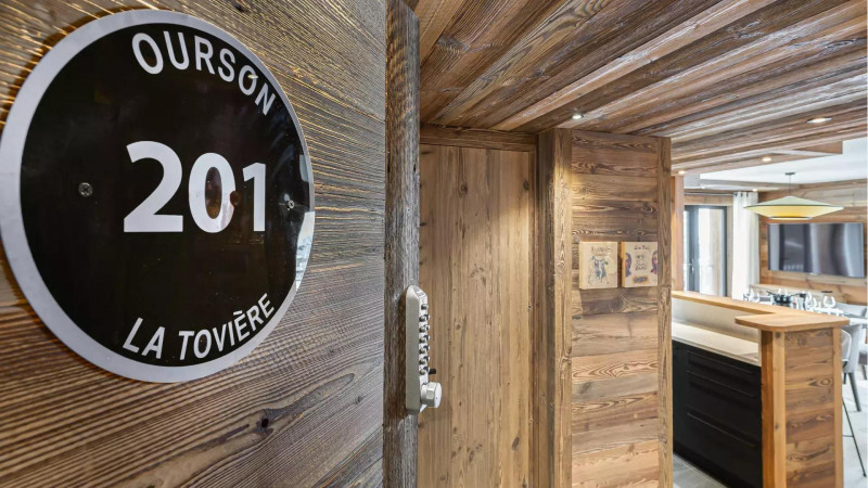 appartement-ourson-3-location-chalets-covarel-val-disere-alpes-france-entree-jpg-1450534