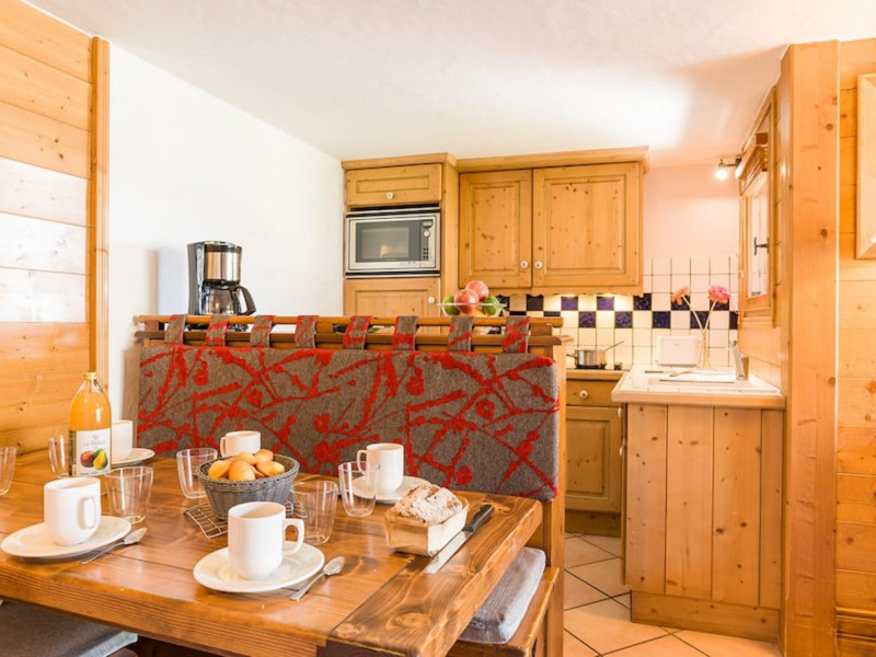 avp001-les-alpages-de-chantel-les-arcs-dining-area-1458817 avp001-les-alpages-de-chantel-les-arcs-dining-area-1458817