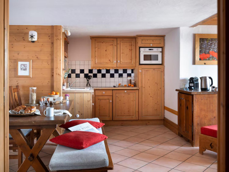 avp002-les-alpages-de-chantel-les-arcs-dining-area-2-1458808