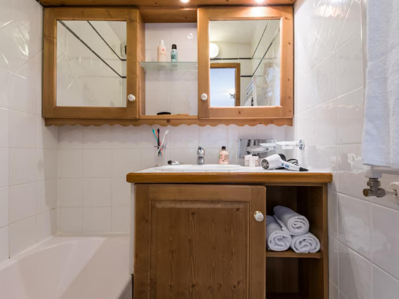 avp003-les-alpages-de-chantel-les-arcs-bathroom-1458787 avp003-les-alpages-de-chantel-les-arcs-bathroom-1458787