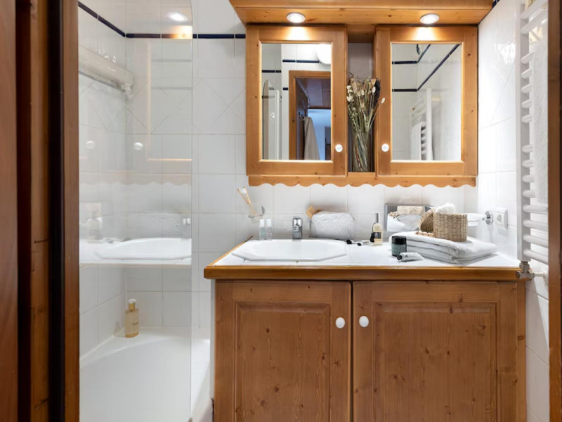 avp004-les-alpages-de-chantel-les-arcs-bathroom-1458822 avp004-les-alpages-de-chantel-les-arcs-bathroom-1458822