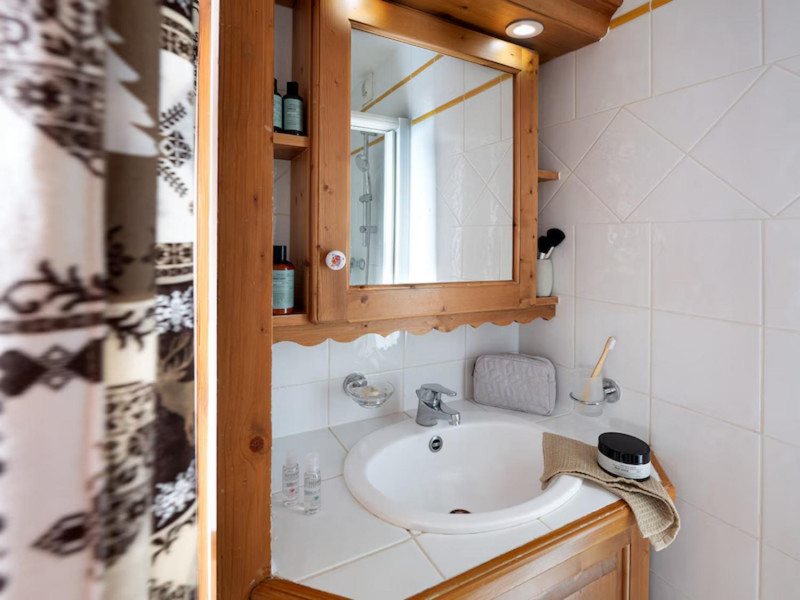 avp004-les-alpages-de-chantel-les-arcs-bathroom-2-1458823 avp004-les-alpages-de-chantel-les-arcs-bathroom-2-1458823