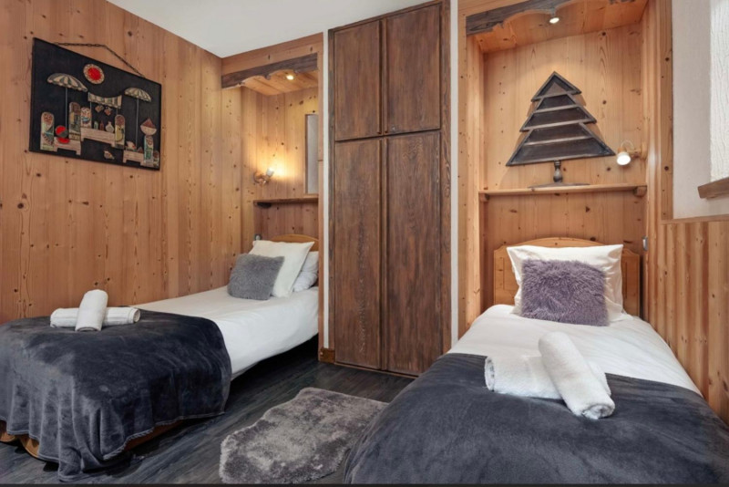 b40895b5-de61-4037-b071-8e0327237bee-1450990