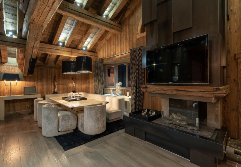 b9a65b03-fc28-4699-b1bf-280569d7b241-1451939