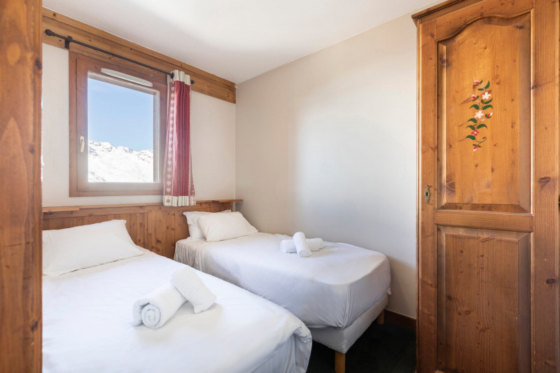 balcons-vt-apt2-val-thorens-bedroom-1462519