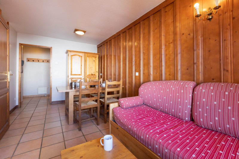 balcons-vt-apt2-val-thorens-living-room-sofa-1462526
