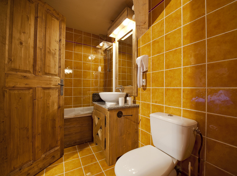 bathroom-apt-4-6pax-chalet-altitude-les-arcs-263908