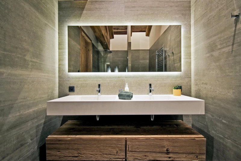 bd1ba685-1acc-4a56-8724-93d00f603850-1451202