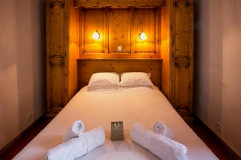 bedroom-2024-05-15-091650-1450115