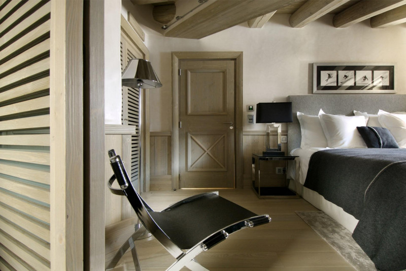 black-pearl-val-d-isere-5-bedroom-chalet-bedroom-4-1452081