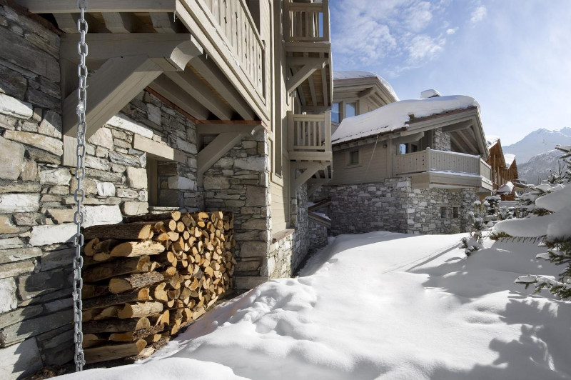 black-pearl-val-d-isere-5-bedroom-chalet-exterior-3-1452090