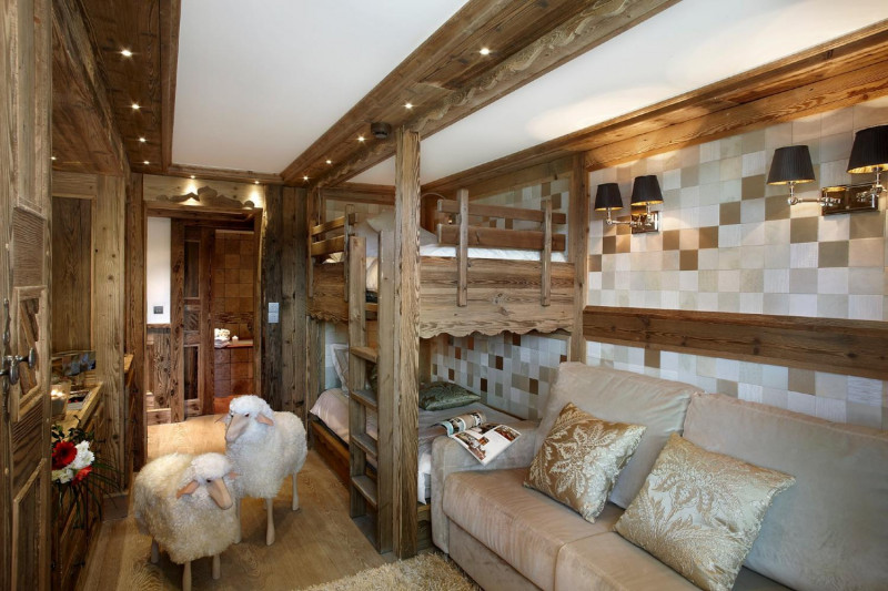 c3b49efd-c0fb-488b-8dcd-9c9385ac8fa9-1451259