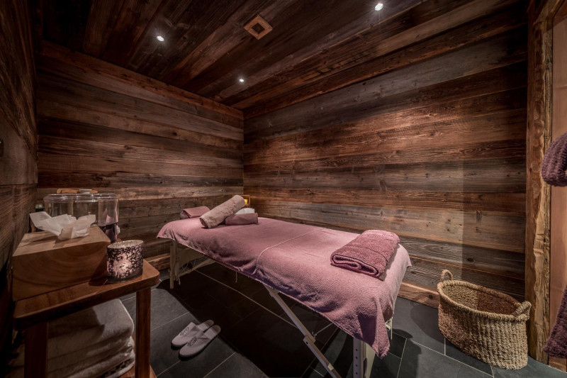 c8c4eaea-b662-4d50-9cc1-dc4f80f80cbc-1451636