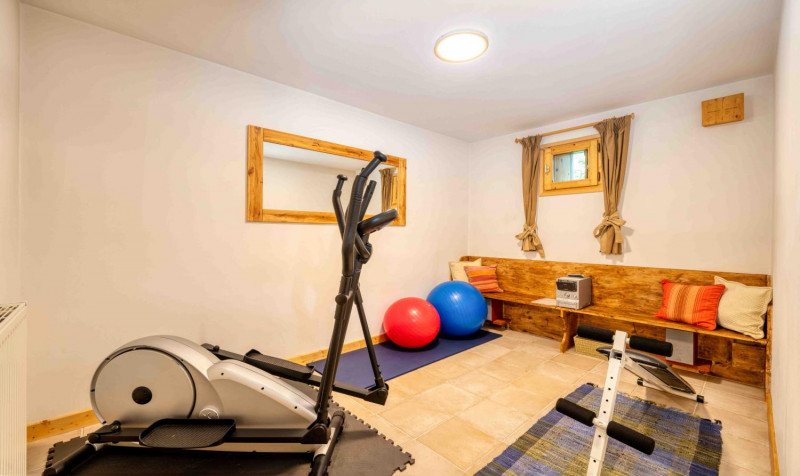 ca1604bb-1465-4725-a029-cad8ffb1521e-1451565